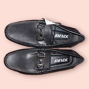 XRay 7.5 men's dress shoes with silver clasp